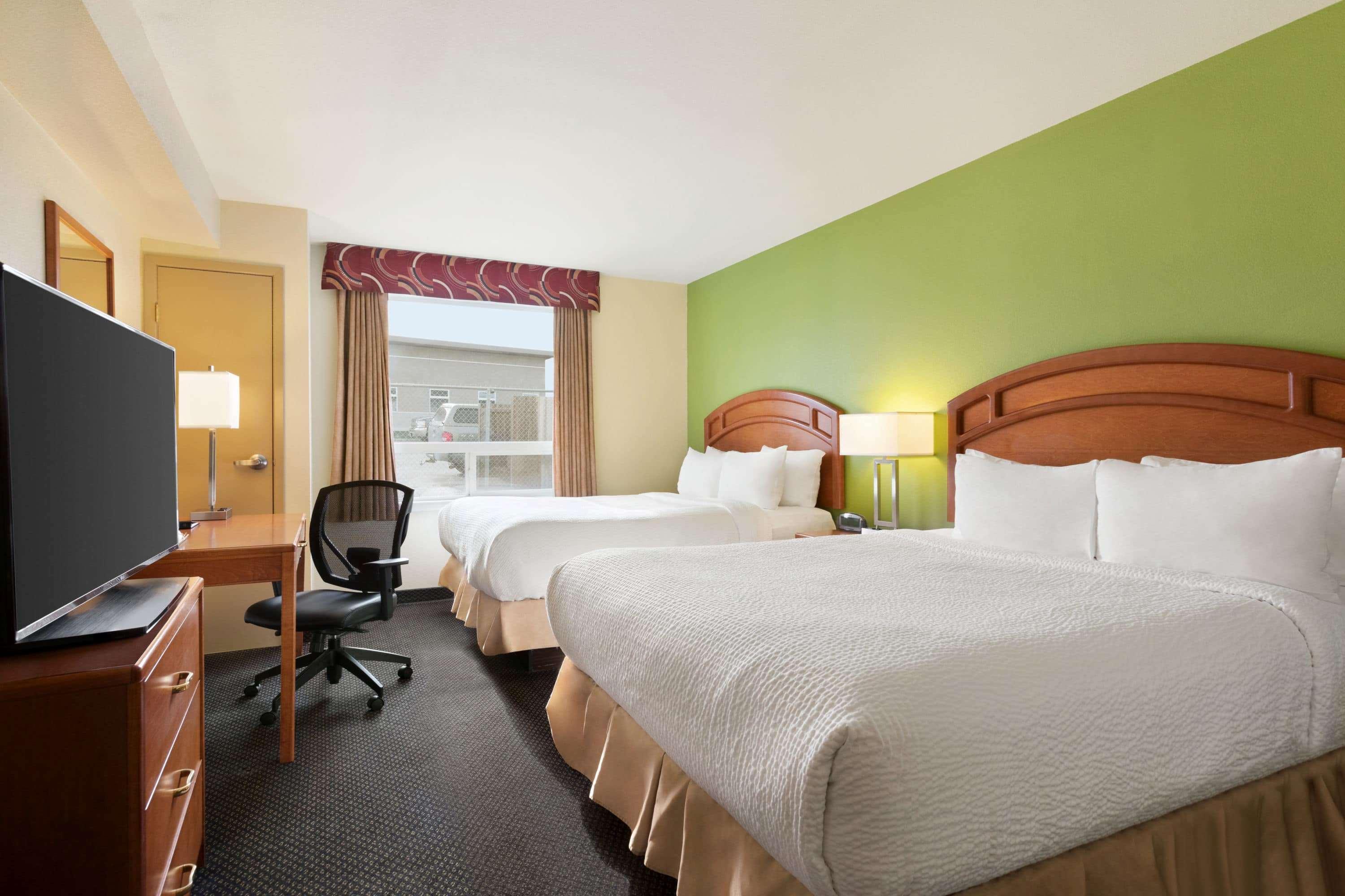 Days Inn & Suites By Wyndham Thompson Buitenkant foto