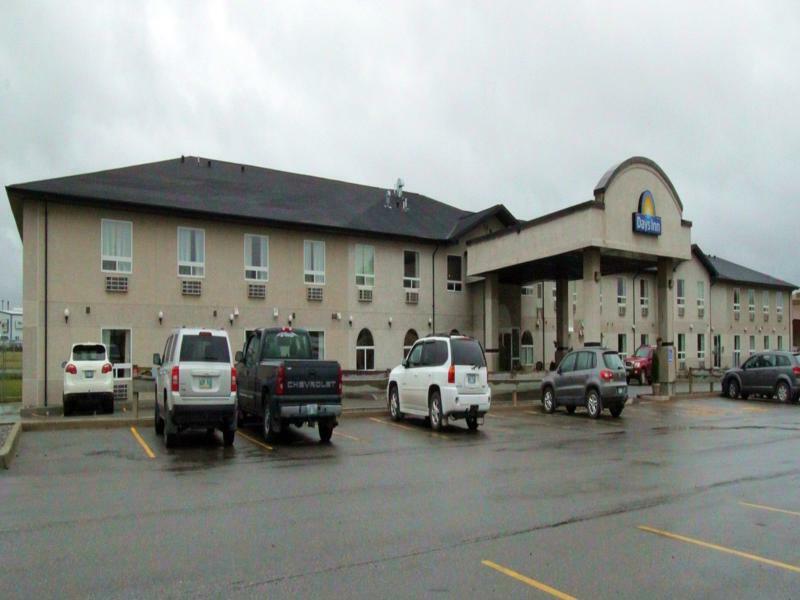 Days Inn & Suites By Wyndham Thompson Buitenkant foto