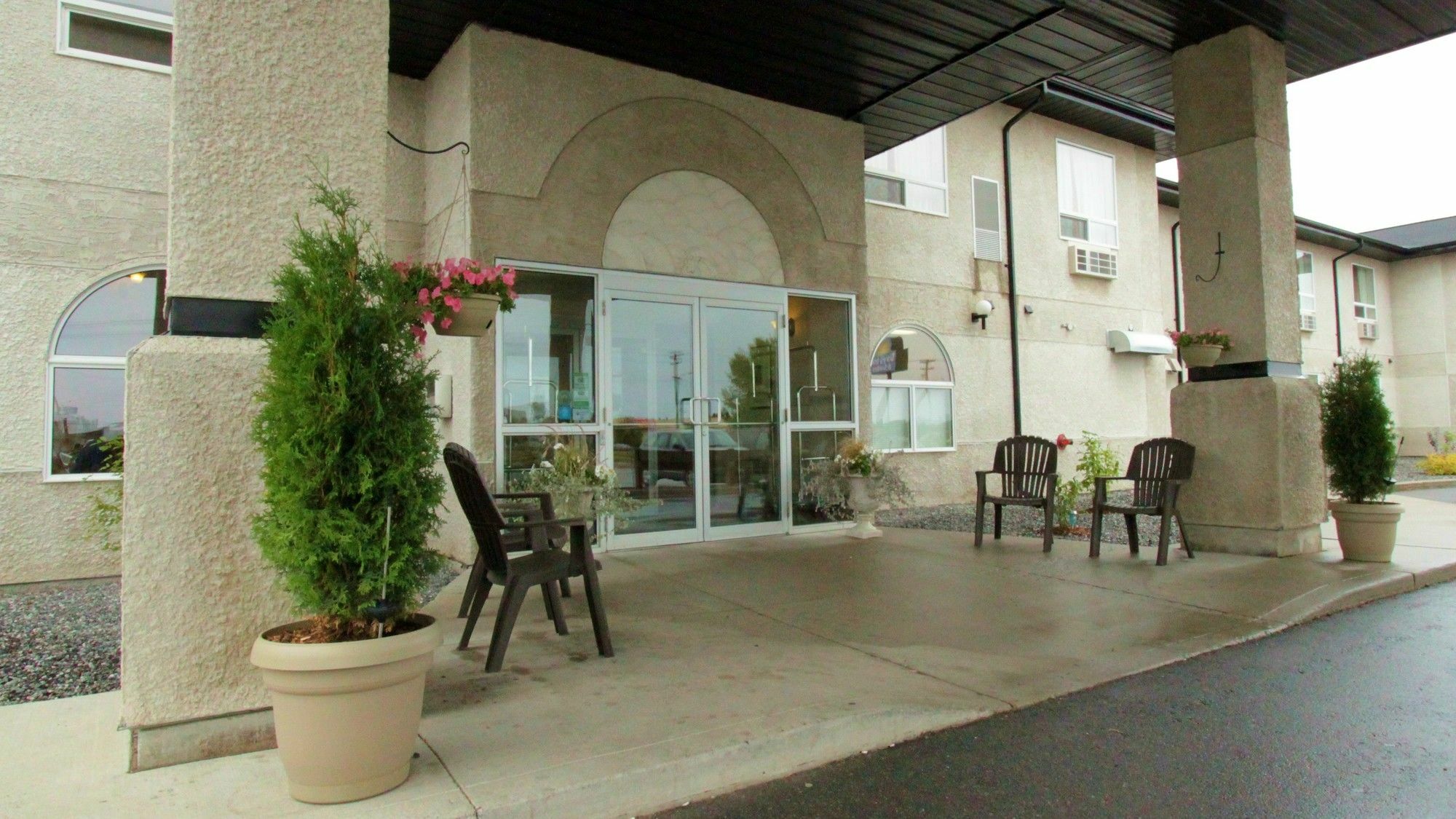 Days Inn & Suites By Wyndham Thompson Buitenkant foto