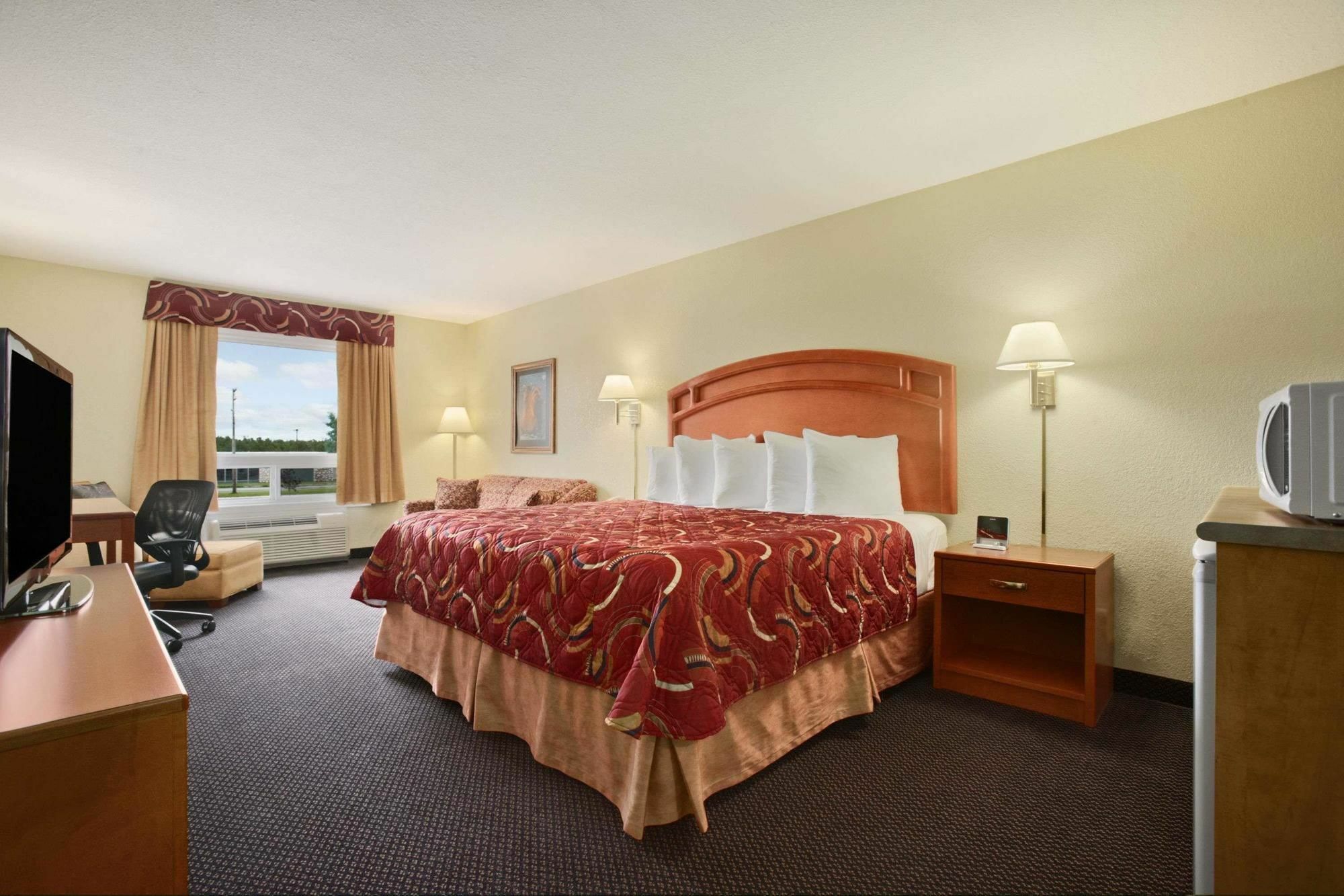 Days Inn & Suites By Wyndham Thompson Buitenkant foto